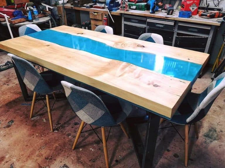HOW TO MAKE A RIVEL LIKE TABLE WITH RESIN AND WOOD (LIVE EDGE or River Table)